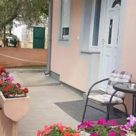 Modern In With Private Terrace - One Bedroom With Terrace