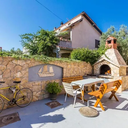 Modern In With Private Terrace - One Bedroom With Terrace Apartmán